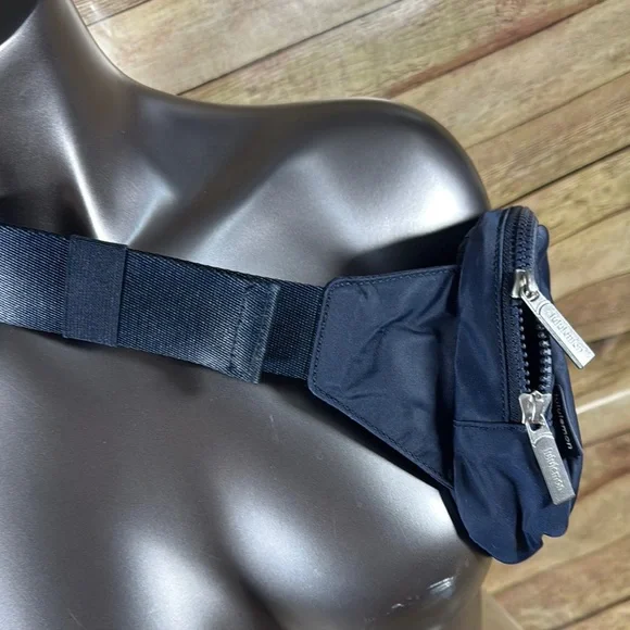 lululemon athletica Navy Everywhere Belt Bag - Picture 6 of 7